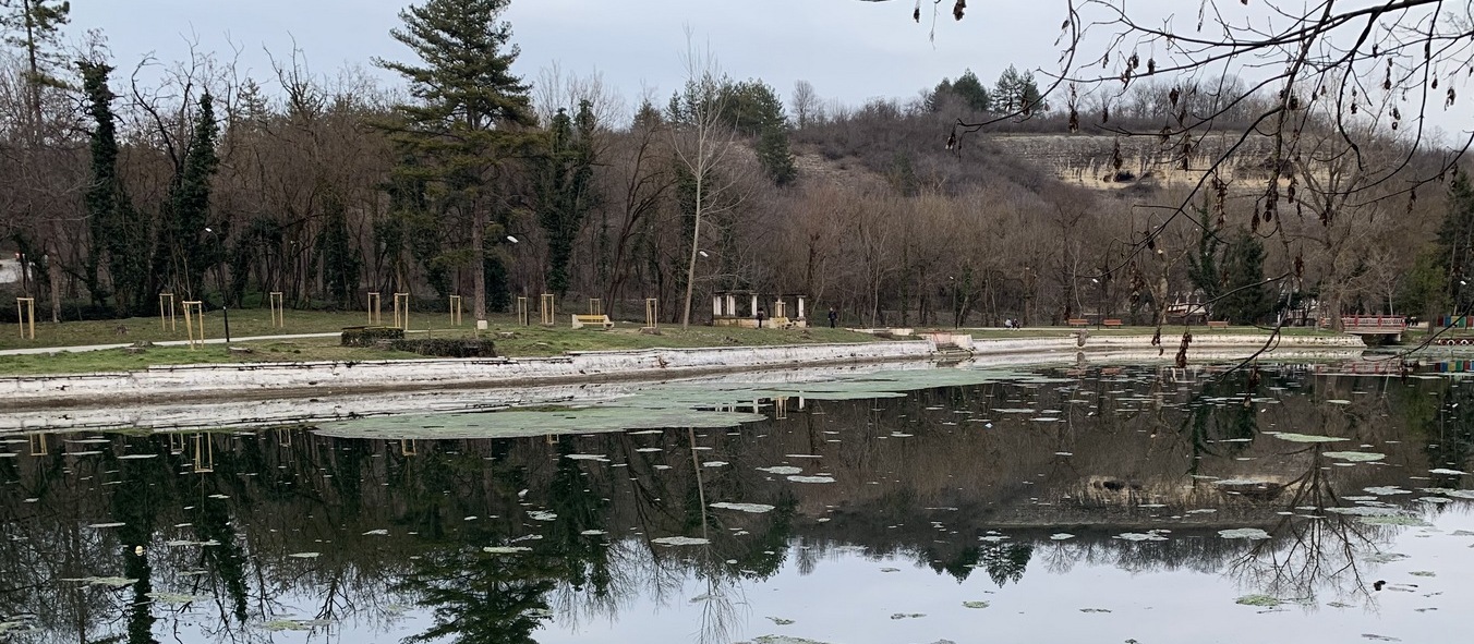 Община Плевен предприема мерки за спасяване на Езерото с лодките от заблатяване